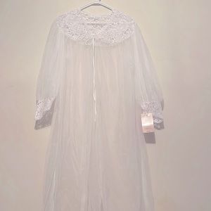 Beautiful vintage lace, sheer nighty, size medium